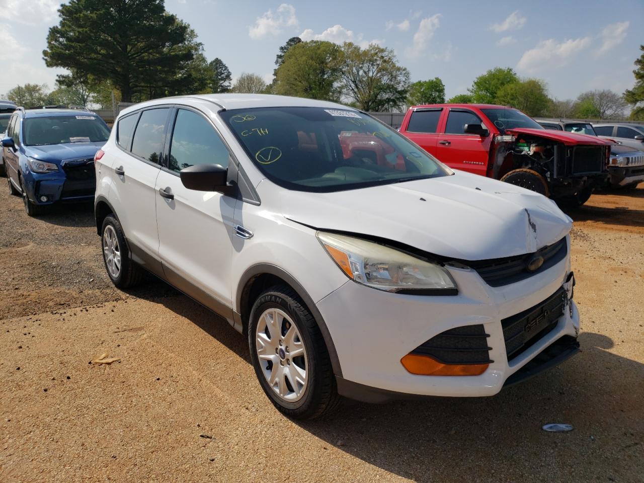 FORD ESCAPE S 2013 with VIN 1FMCU0F70DUB39464 - Photo from auction