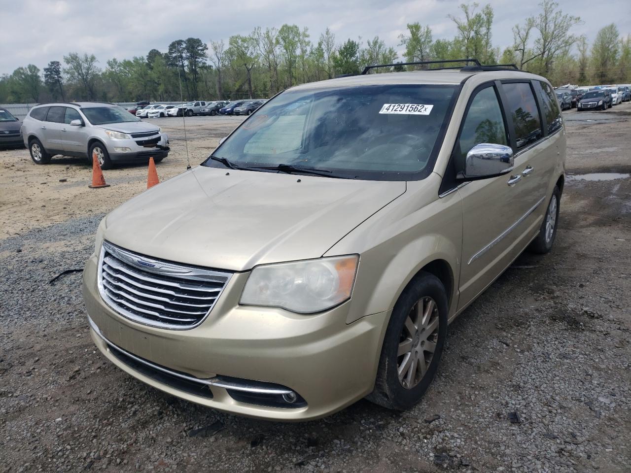 Photo 2 from auction – 2011 CHRYSLER TOWN & COU with VIN 2A4RR8DG9BR682513