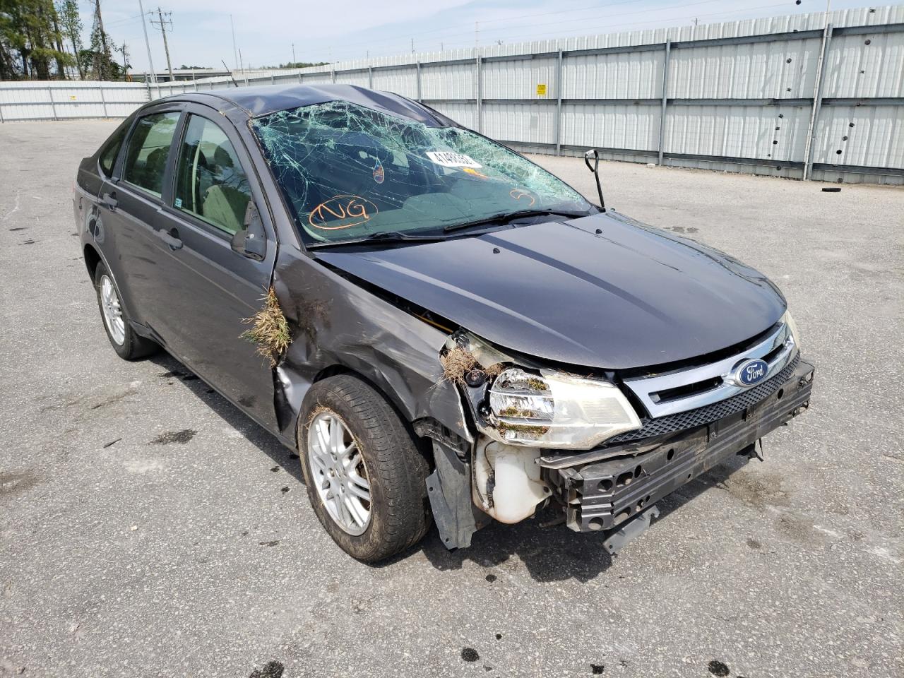 FORD FOCUS SE 2011 with VIN 1FAHP3FN2BW193938 - Photo from auction