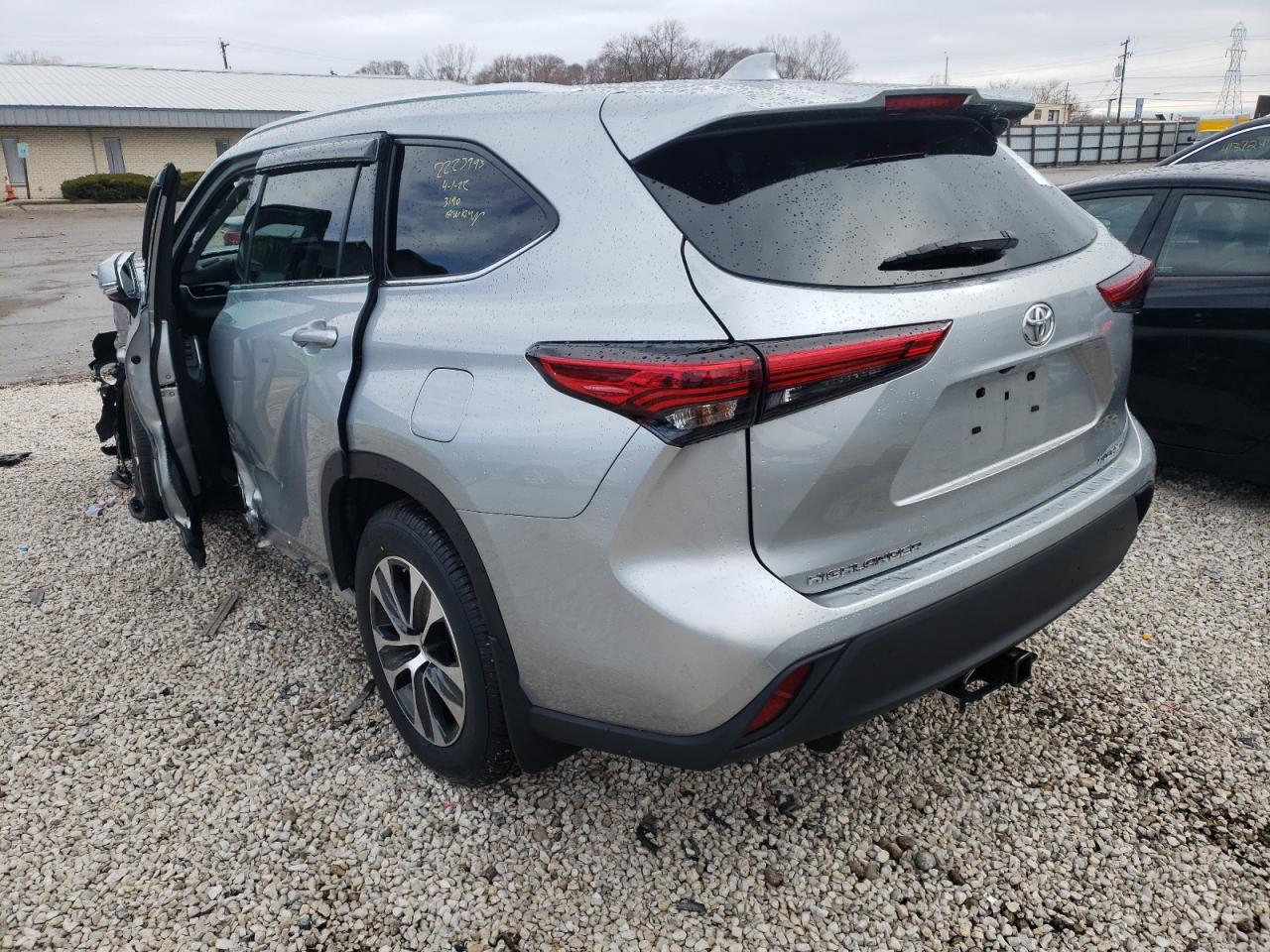 Photo 3 from auction – 2021 TOYOTA HIGHLANDER with VIN 5TDGZRBH9MS057117