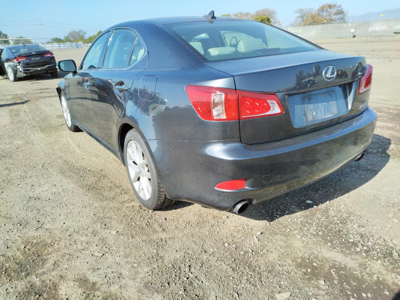 Photo 3 from auction – 2011 LEXUS IS 250 with VIN JTHBF5C20B5135114