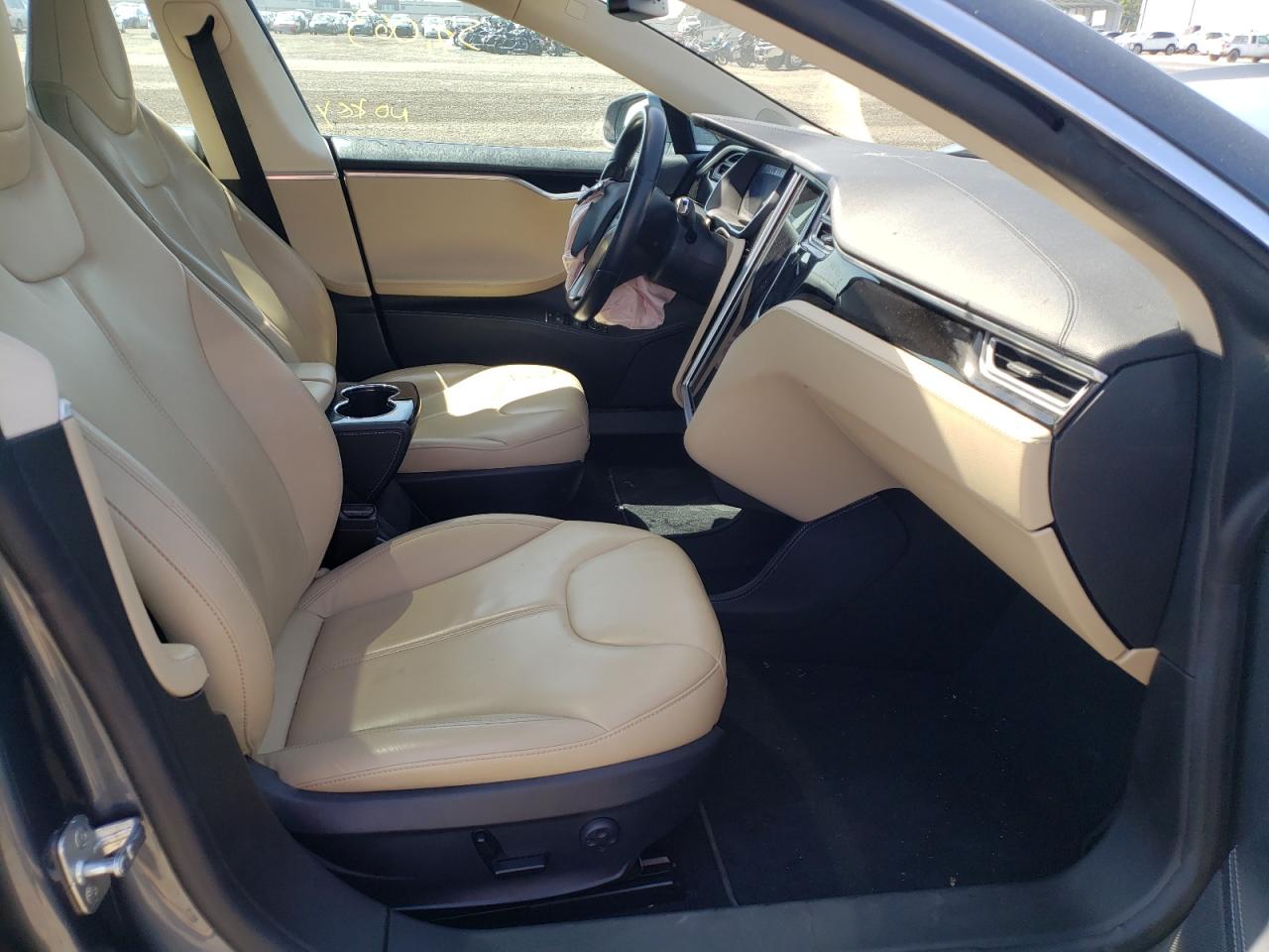 Photo 5 from auction – 2014 TESLA MODEL S with VIN 5YJSA1H18EFP43801