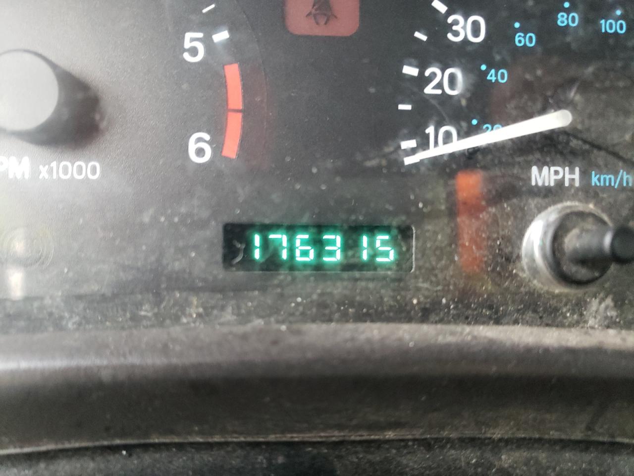 Photo 8 from auction – 2000 JEEP WRANGLER / with VIN 1J4FA49S7YP768915