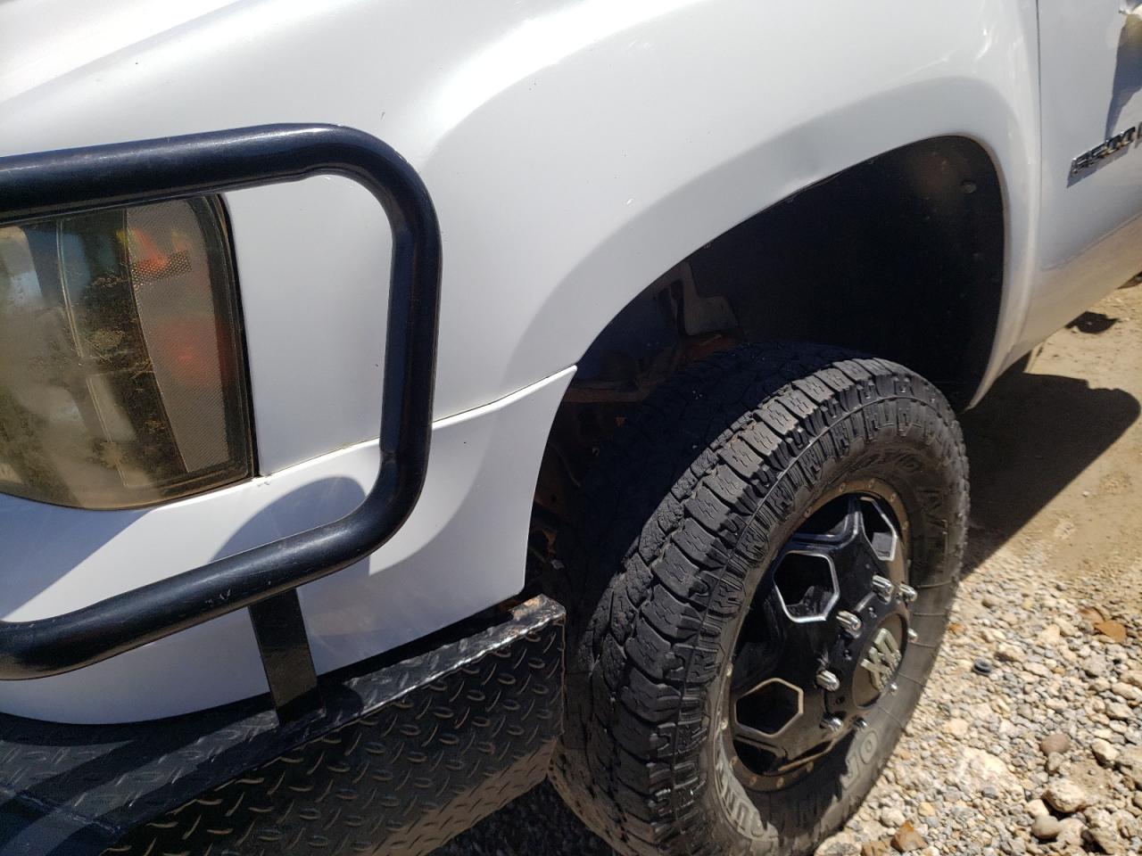 Photo 9 from auction – 2011 GMC SIERRA K35 with VIN 1GD322CLXBF183489