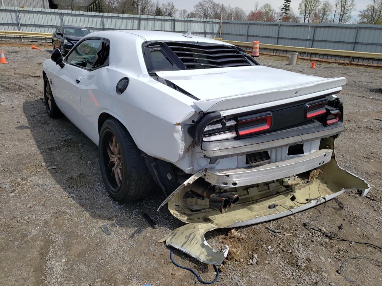 Photo 3 from auction – 2016 DODGE CHALLENGER with VIN 2C3CDZBT2GH256499