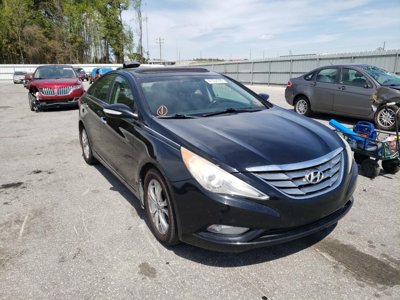 HYUNDAI SONATA SE 2011 with VIN 5NPEC4AB5BH307643 - Photo from auction