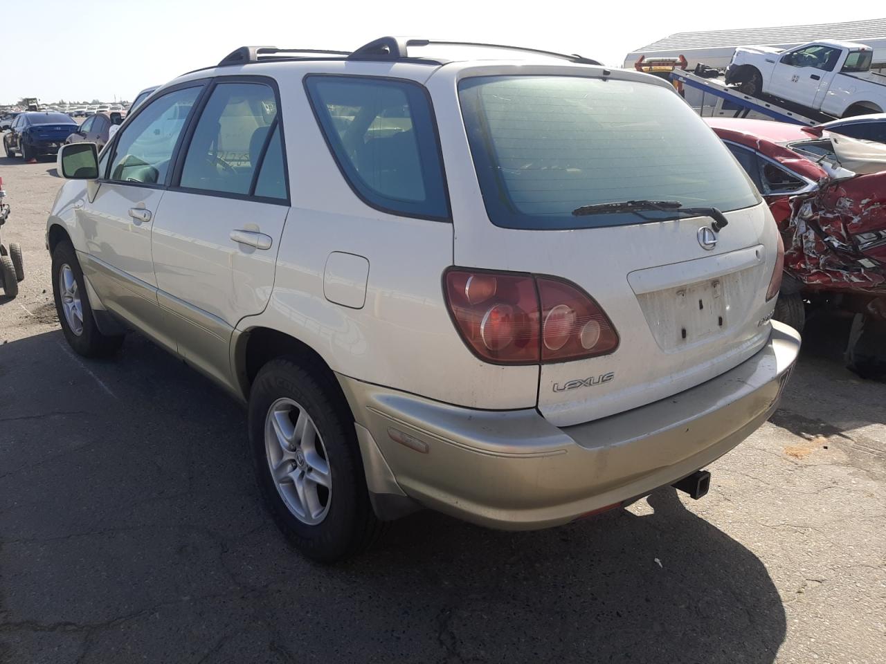 Photo 3 from auction – 2000 LEXUS RX 300 with VIN JT6HF10U9Y0108002