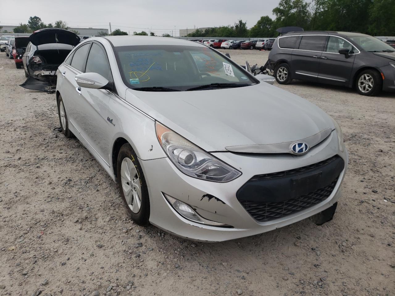 HYUNDAI SONATA HYB 2013 with VIN KMHEC4A47DA093648 - Photo from auction