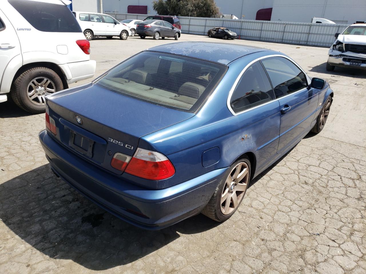 Photo 4 from auction – 2003 BMW 325 CI with VIN WBABN73463PJ15812