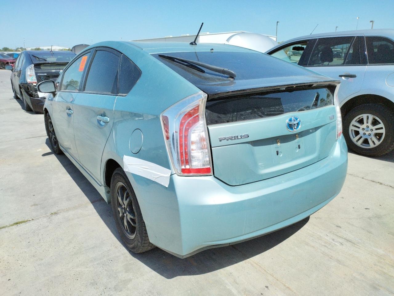Photo 3 from auction – 2014 TOYOTA PRIUS with VIN JTDKN3DU1E1832067
