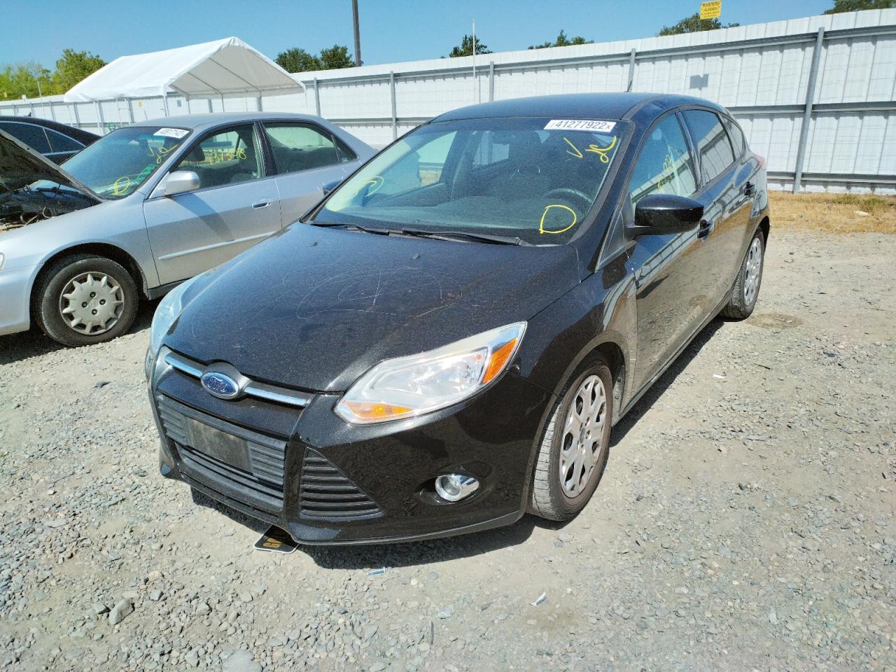 Photo 2 from auction – 2012 FORD FOCUS SE with VIN 1FAHP3K28CL380762