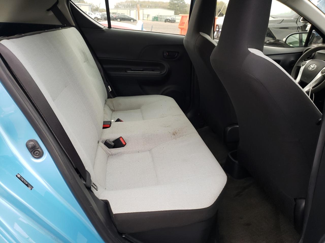 Photo 6 from auction – 2015 TOYOTA PRIUS C with VIN JTDKDTB34F1102507