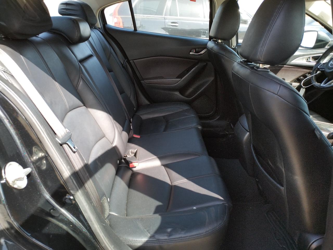 Photo 6 from auction – 2017 MAZDA 3 TOURING with VIN JM1BN1V71H1106145