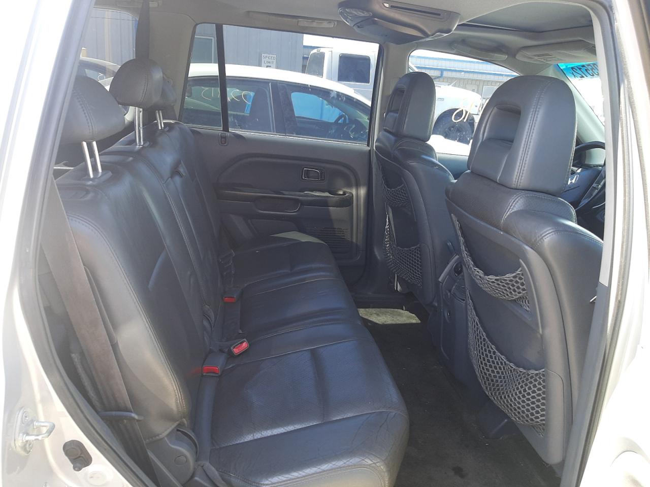 Photo 6 from auction – 2005 HONDA PILOT EXL with VIN 2HKYF18535H516001
