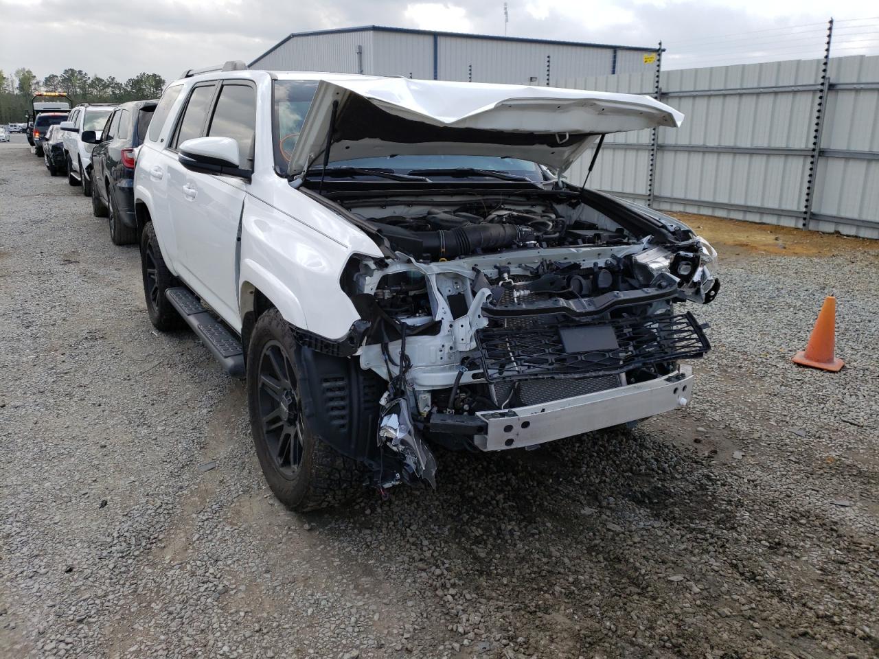 Photo 9 from auction – 2021 TOYOTA 4RUNNER SR with VIN JTEFU5JR5M5242134