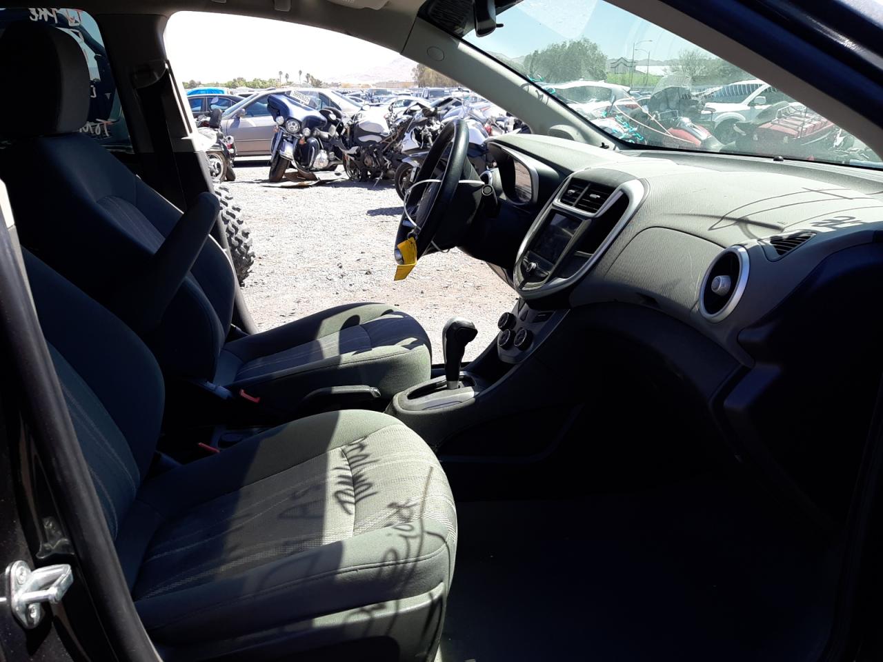 Photo 5 from auction – 2019 CHEVROLET SONIC LT with VIN 1G1JD5SB5K4106405