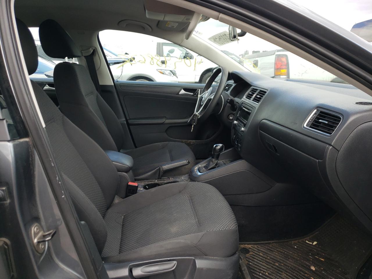 Photo 5 from auction – 2014 VOLKSWAGEN JETTA BASE with VIN 3VW2K7AJ2EM352792