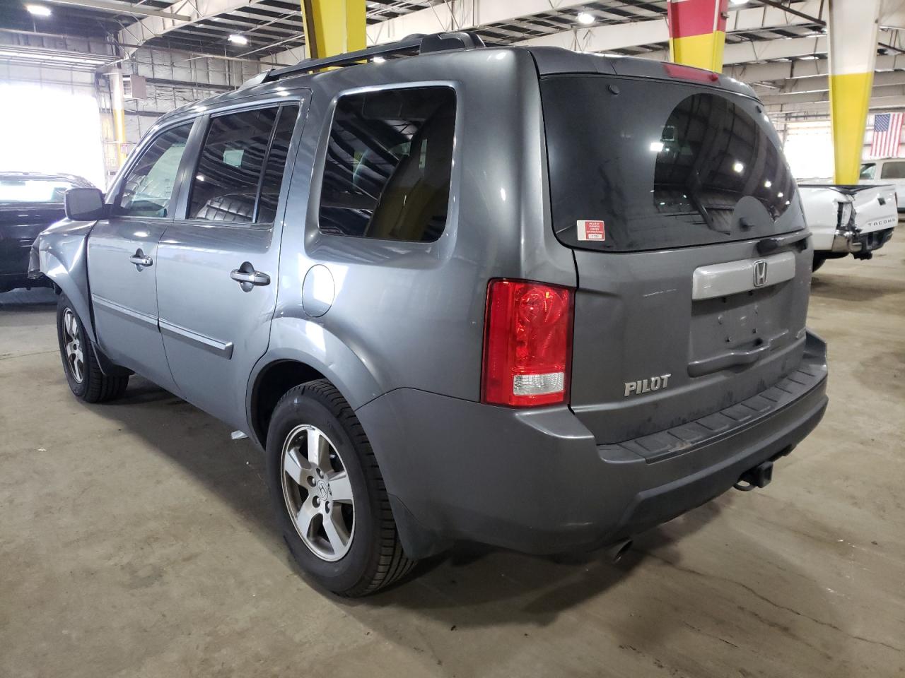 Photo 3 from auction – 2011 HONDA PILOT EXLN with VIN 5FNYF4H7XBB060382