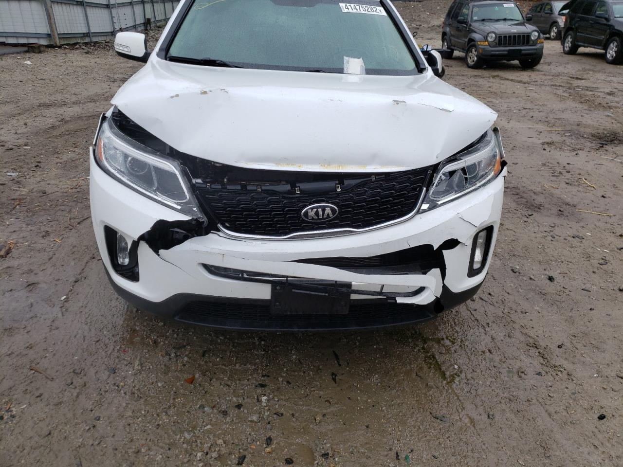 Photo 9 from auction – 2015 KIA SORENTO LX with VIN 5XYKTCA66FG633996