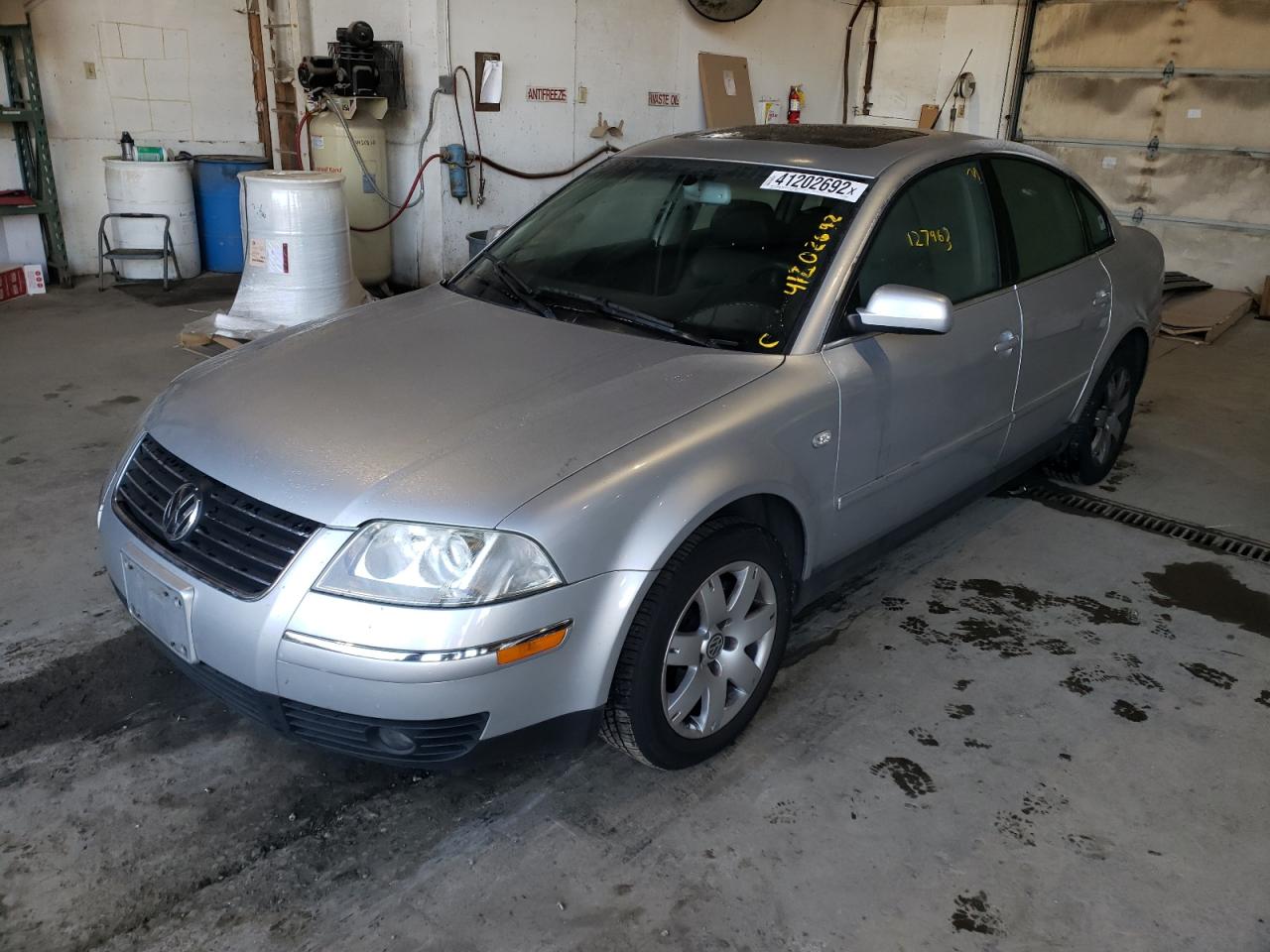 Photo 2 from auction – 2003 VOLKSWAGEN PASSAT GLX with VIN WVWTH63B83P395062