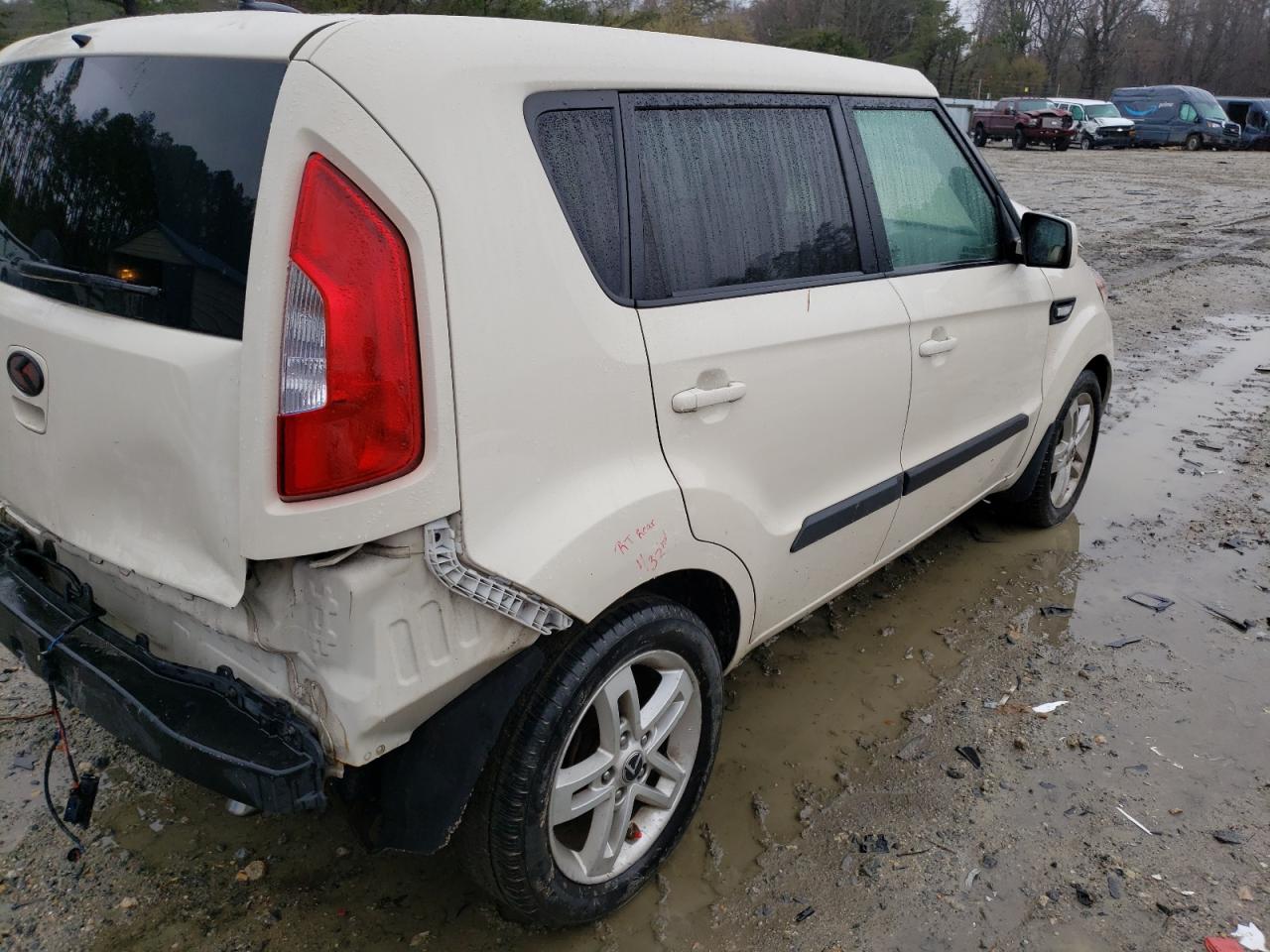 Photo 4 from auction – 2012 KIA SOUL with VIN KNDJT2A50C7428728