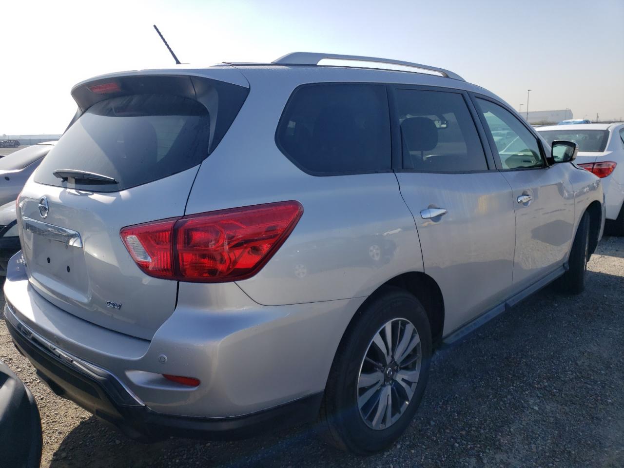 Photo 4 from auction – 2017 NISSAN PATHFINDER with VIN 5N1DR2MNXHC673201
