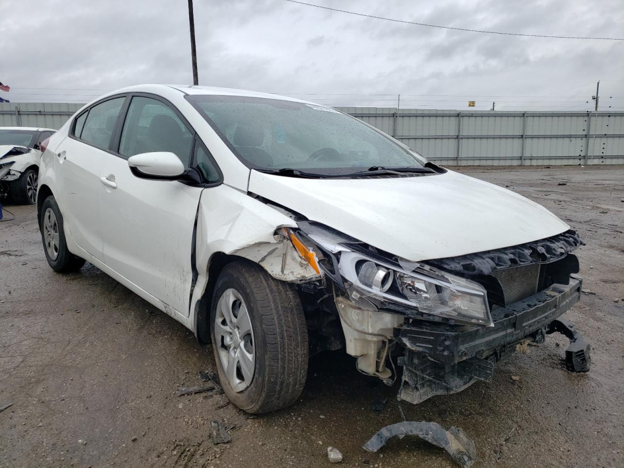 Photo 1 from auction – 2018 KIA FORTE LX with VIN 3KPFK4A71JE279135