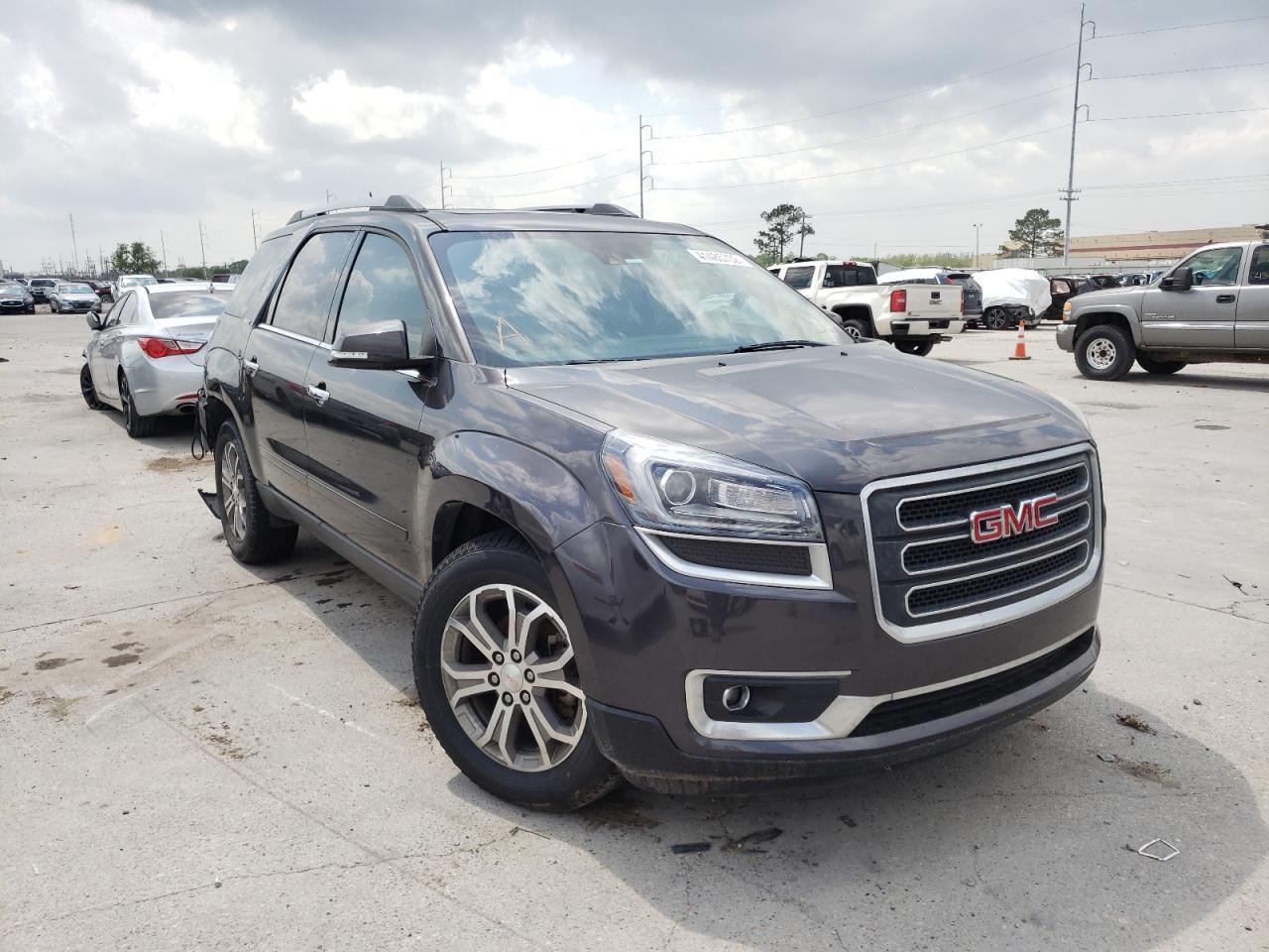 GMC ACADIA SLT 2015 with VIN 1GKKRRKD6FJ358388 - Photo from auction