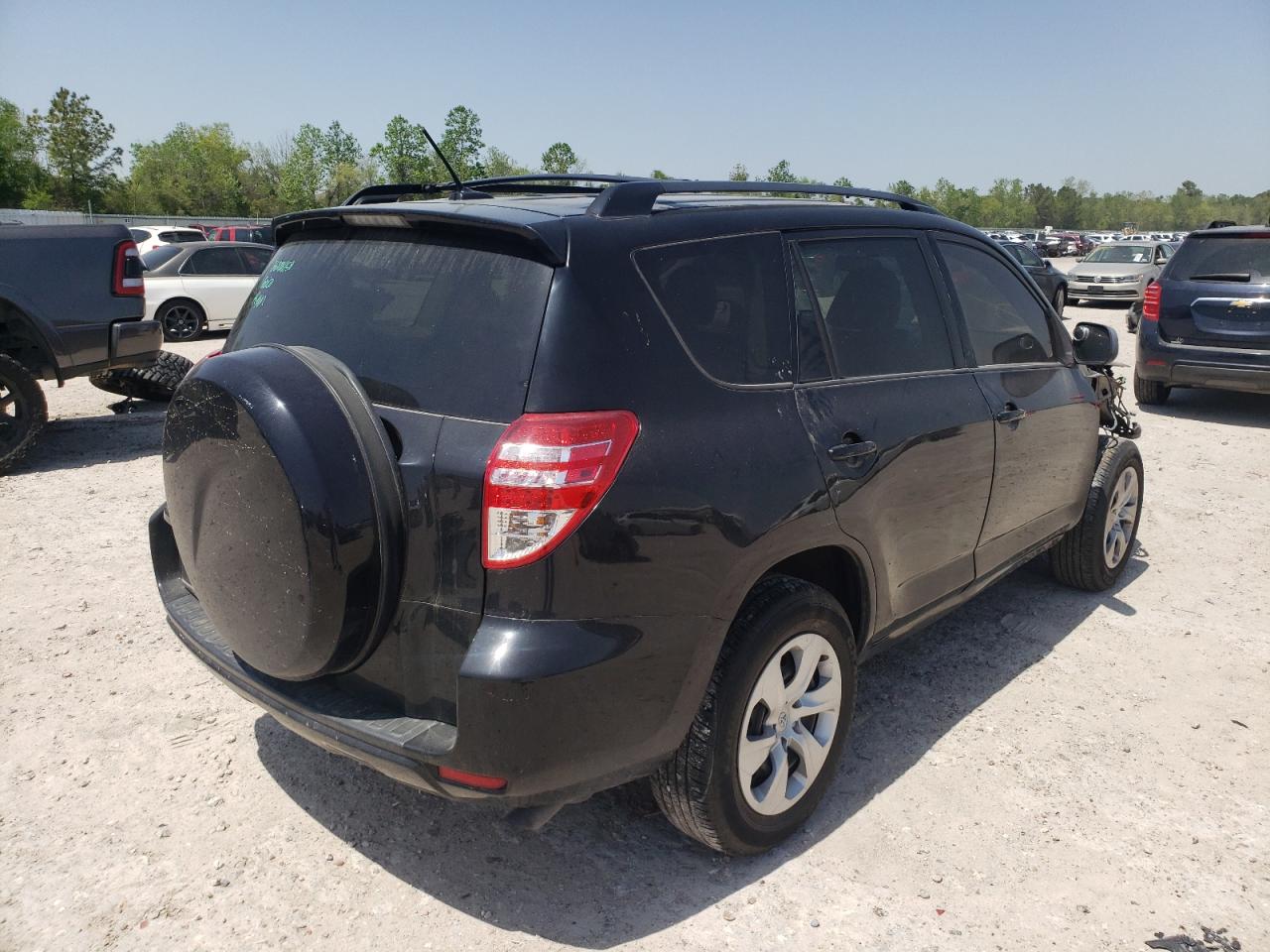 Photo 4 from auction – 2012 TOYOTA RAV4 with VIN 2T3ZF4DV6CW132828