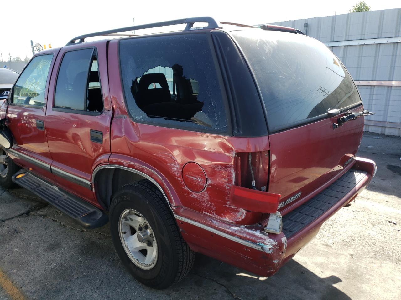 Photo 9 from auction – 1996 CHEVROLET BLAZER with VIN 1GNCS13WXT2127481