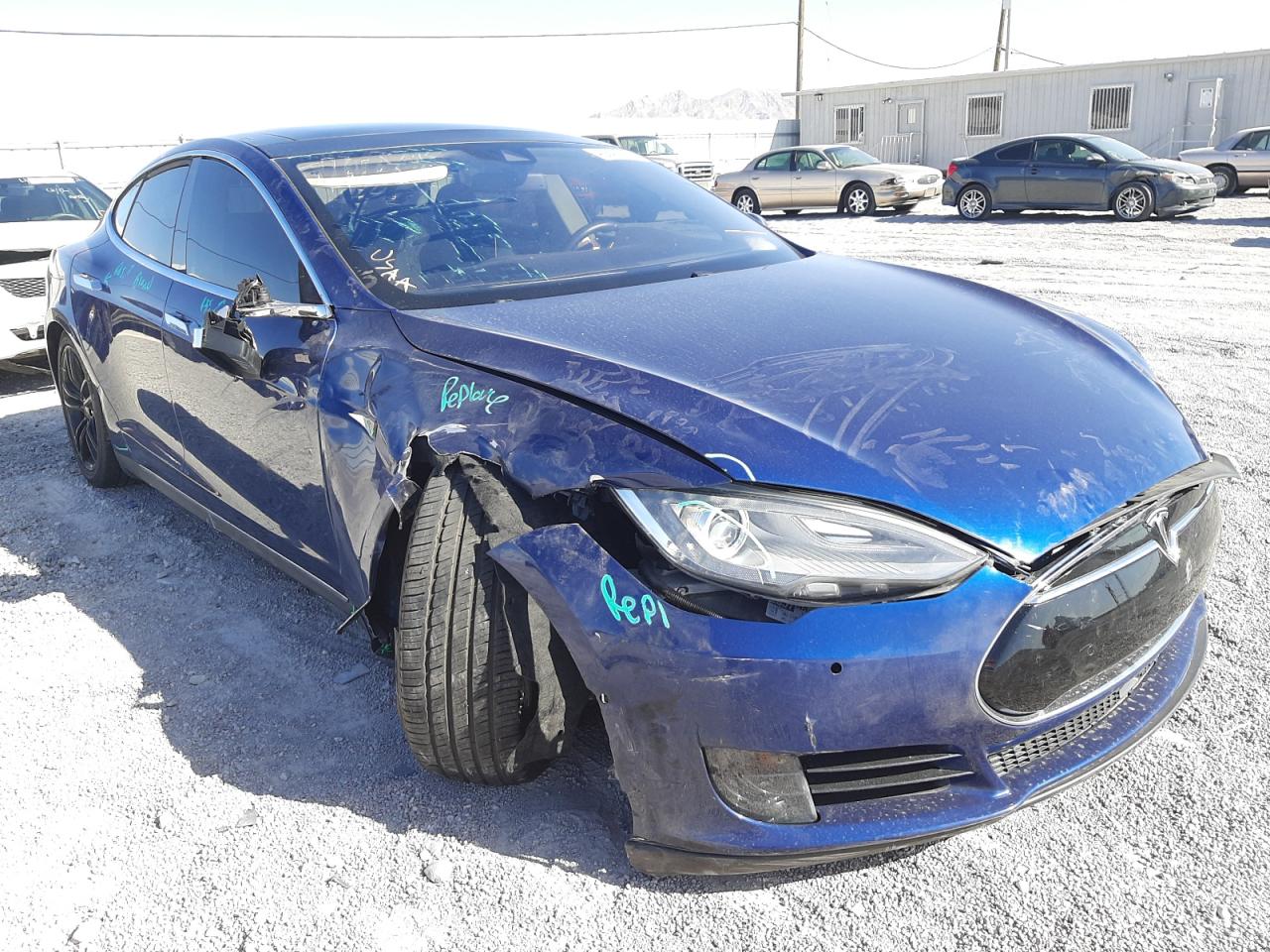 TESLA MODEL S 2015 with VIN 5YJSA1E17FF112916 - Photo from auction