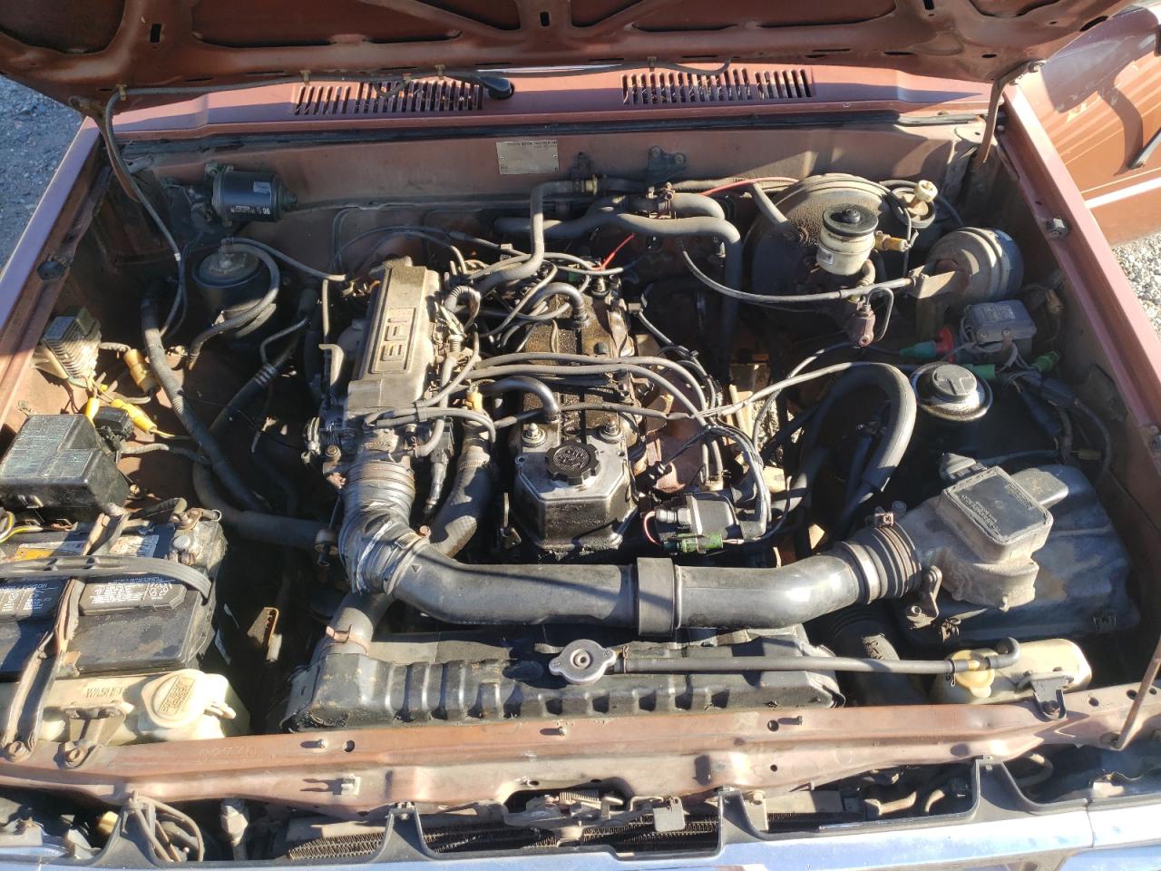 Photo 7 from auction – 1987 TOYOTA 4RUNNER RN with VIN JT4RN62S8H0099656