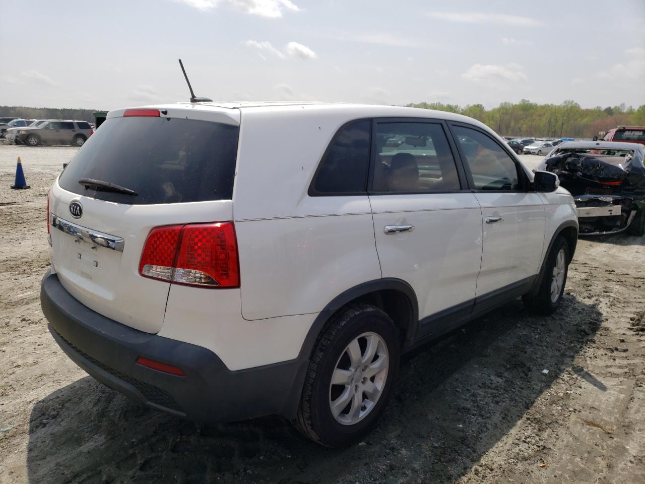 Photo 4 from auction – 2011 KIA SORENTO BA with VIN 5XYKT3A18BG080315