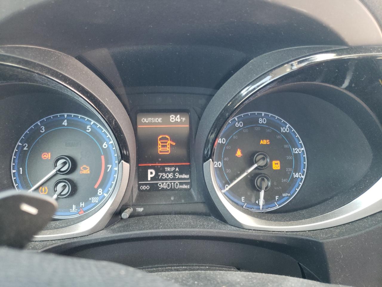 Photo 8 from auction – 2014 TOYOTA COROLLA L with VIN 5YFBURHE5EP014846