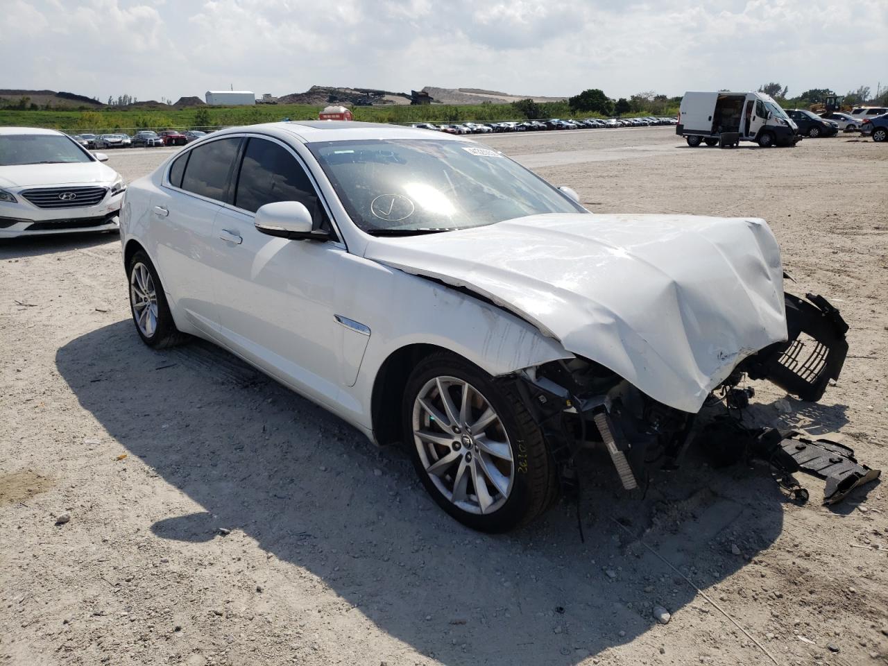 Фото 1 с аукциона – 2013 JAGUAR XF с VIN SAJWA0ES2DPS76454