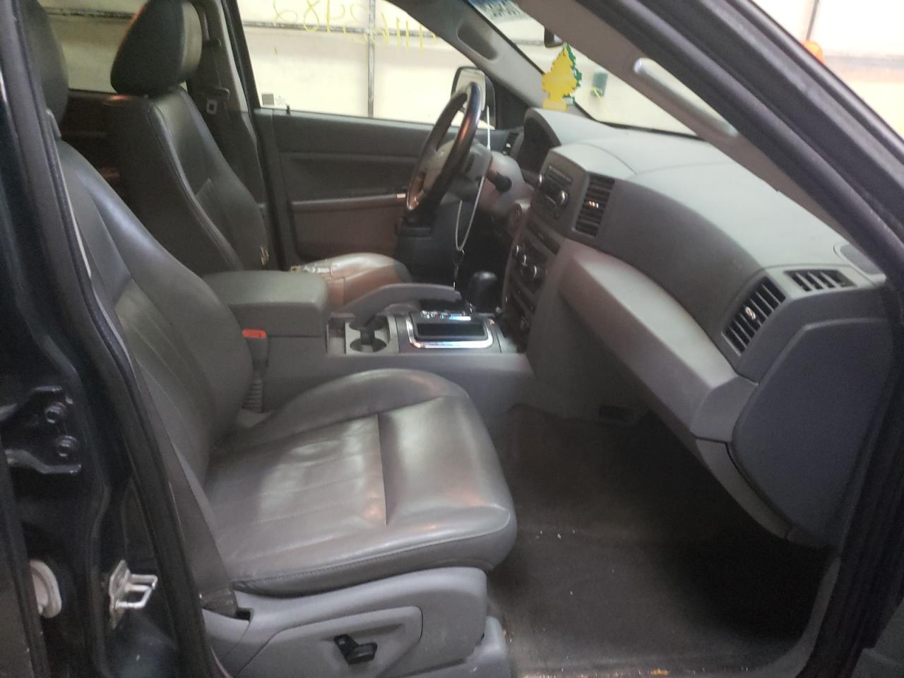 Photo 5 from auction – 2007 JEEP GRAND CHER with VIN 1J8GR48K17C681918