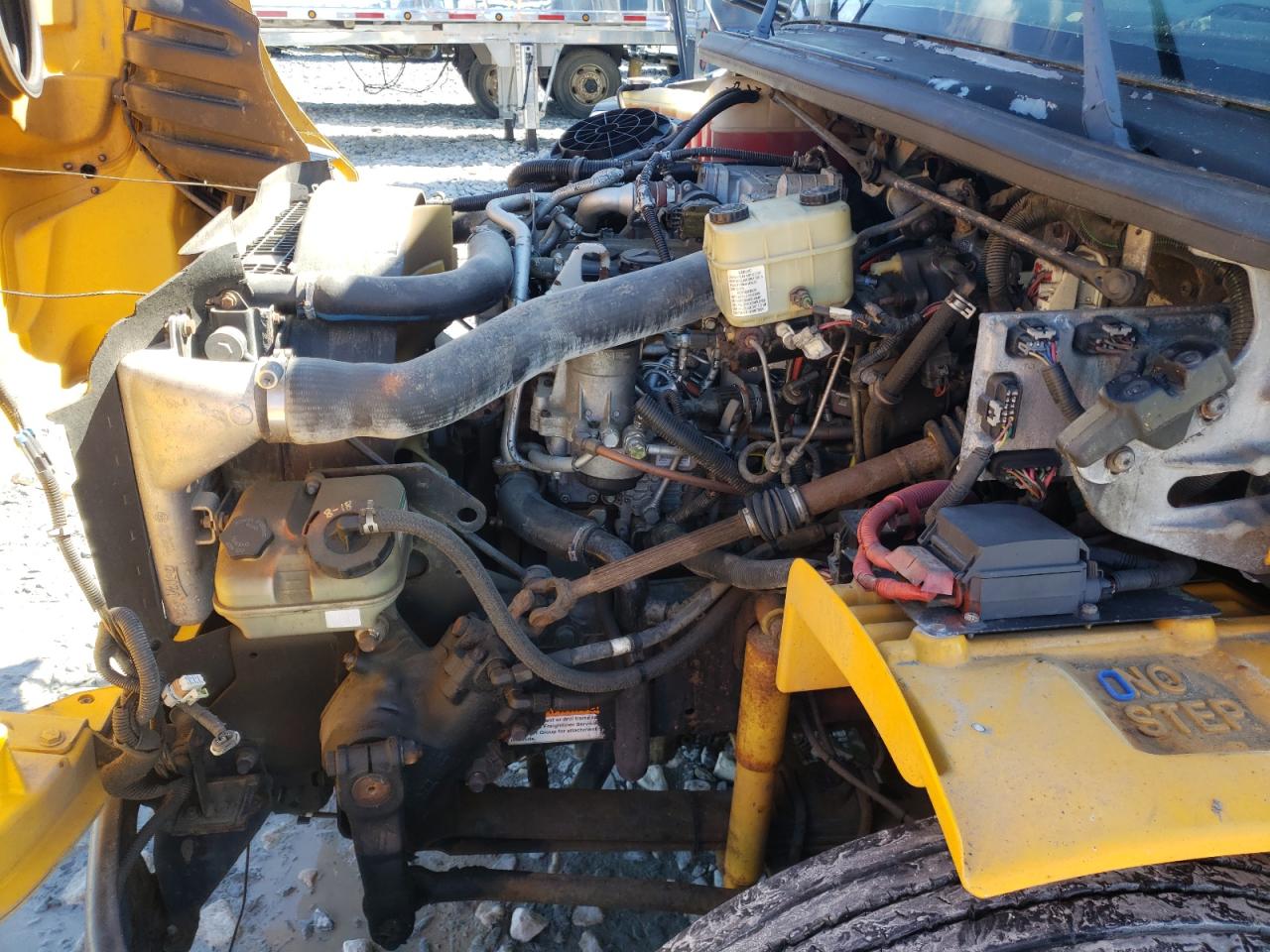 Photo 7 from auction – 2008 FREIGHTLINER CHASSIS B2 with VIN 4UZABRDK48CZ19732