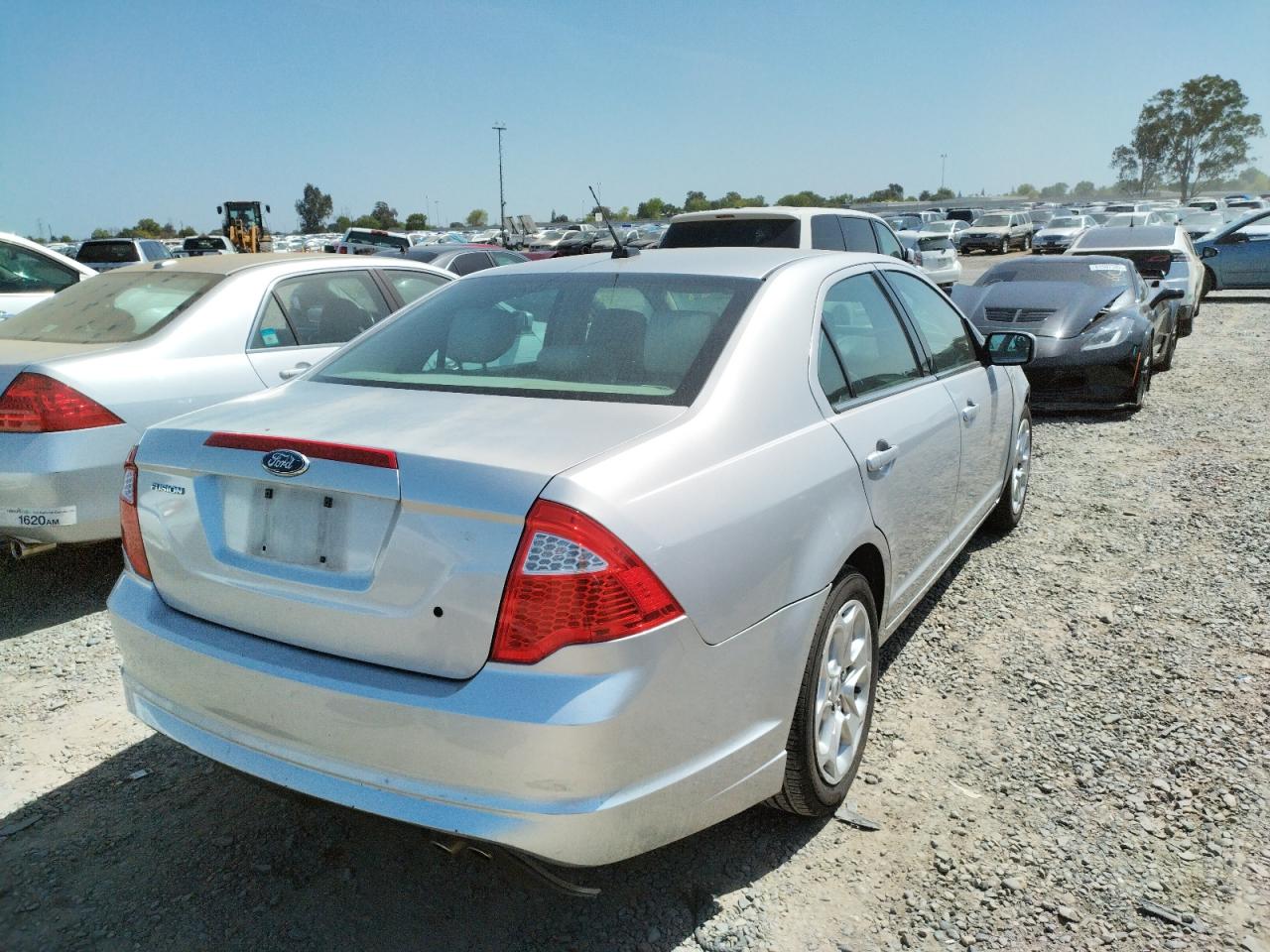 Photo 4 from auction – 2011 FORD FUSION SE with VIN 3FAHP0HA5BR222750