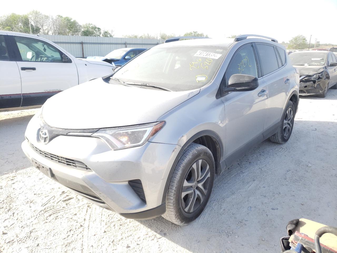 Photo 2 from auction – 2016 TOYOTA RAV4 LE with VIN 2T3ZFREV6GW296520