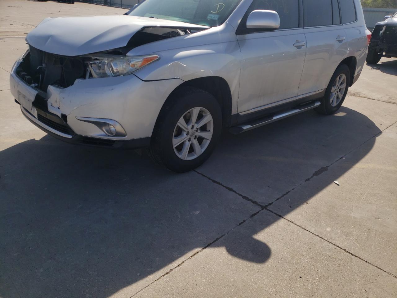 Photo 2 from auction – 2012 TOYOTA HIGHLANDER with VIN 5TDZK3EH3CS074600