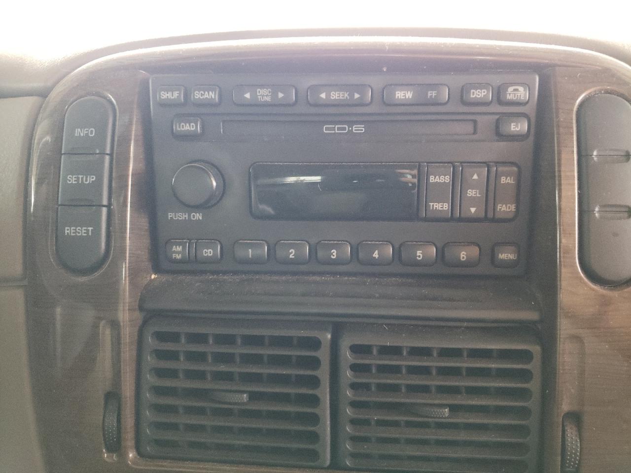 Photo 9 from auction – 2002 FORD EXPLORER with VIN 1FMZU64E62UA24167