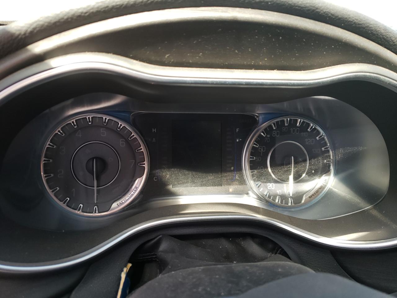 Photo 8 from auction – 2016 CHRYSLER 200 LIMITE with VIN 1C3CCCAB5GN184262