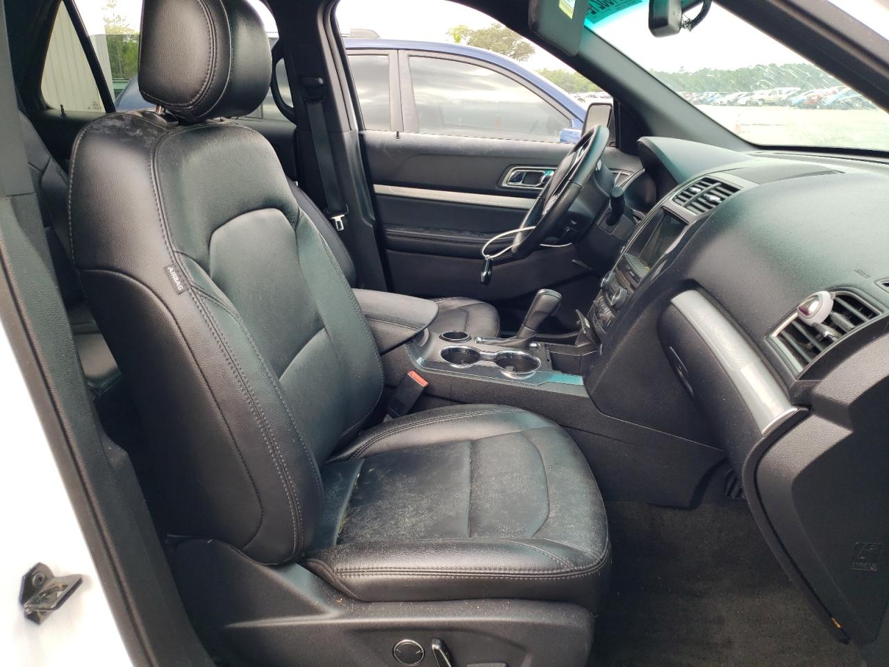 Photo 5 from auction – 2017 FORD EXPLORER X with VIN 1FM5K7D83HGB15313