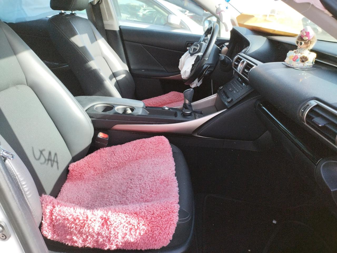 Photo 5 from auction – 2016 LEXUS IS 200T with VIN JTHBA1D21G5011415
