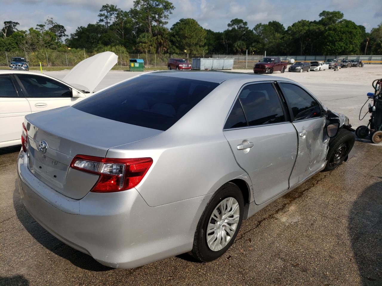 Photo 4 from auction – 2014 TOYOTA CAMRY L with VIN 4T1BF1FK4EU844253