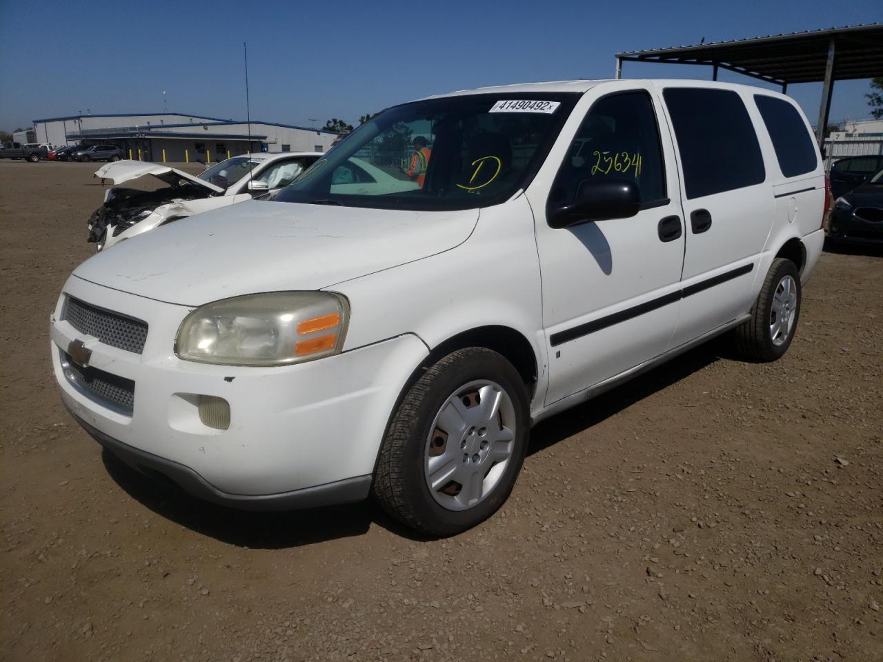 Photo 2 from auction – 2008 CHEVROLET UPLANDER I with VIN 1GBDV13188D161055