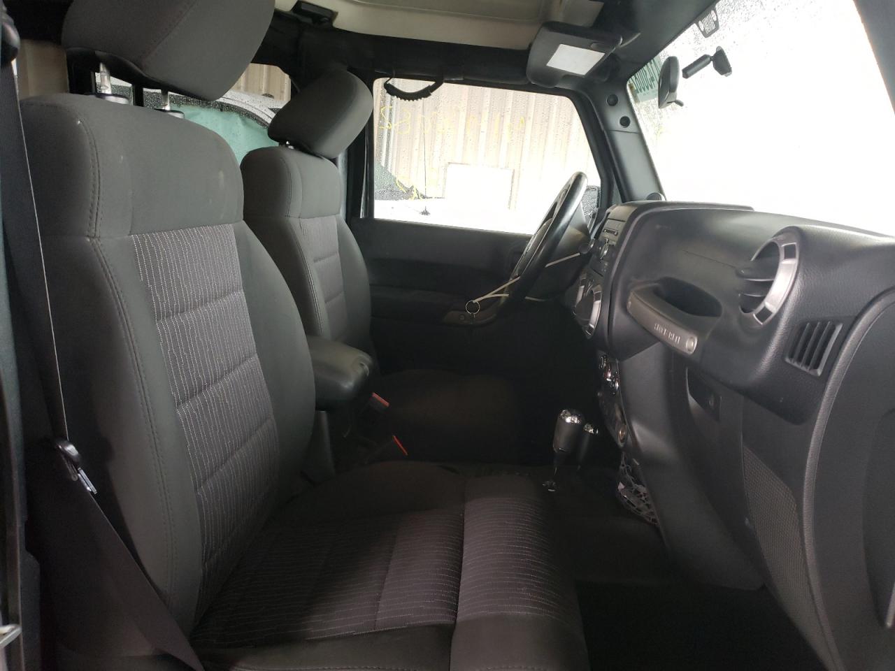 Photo 5 from auction – 2012 JEEP WRANGLER U with VIN 1C4BJWDG5CL235268