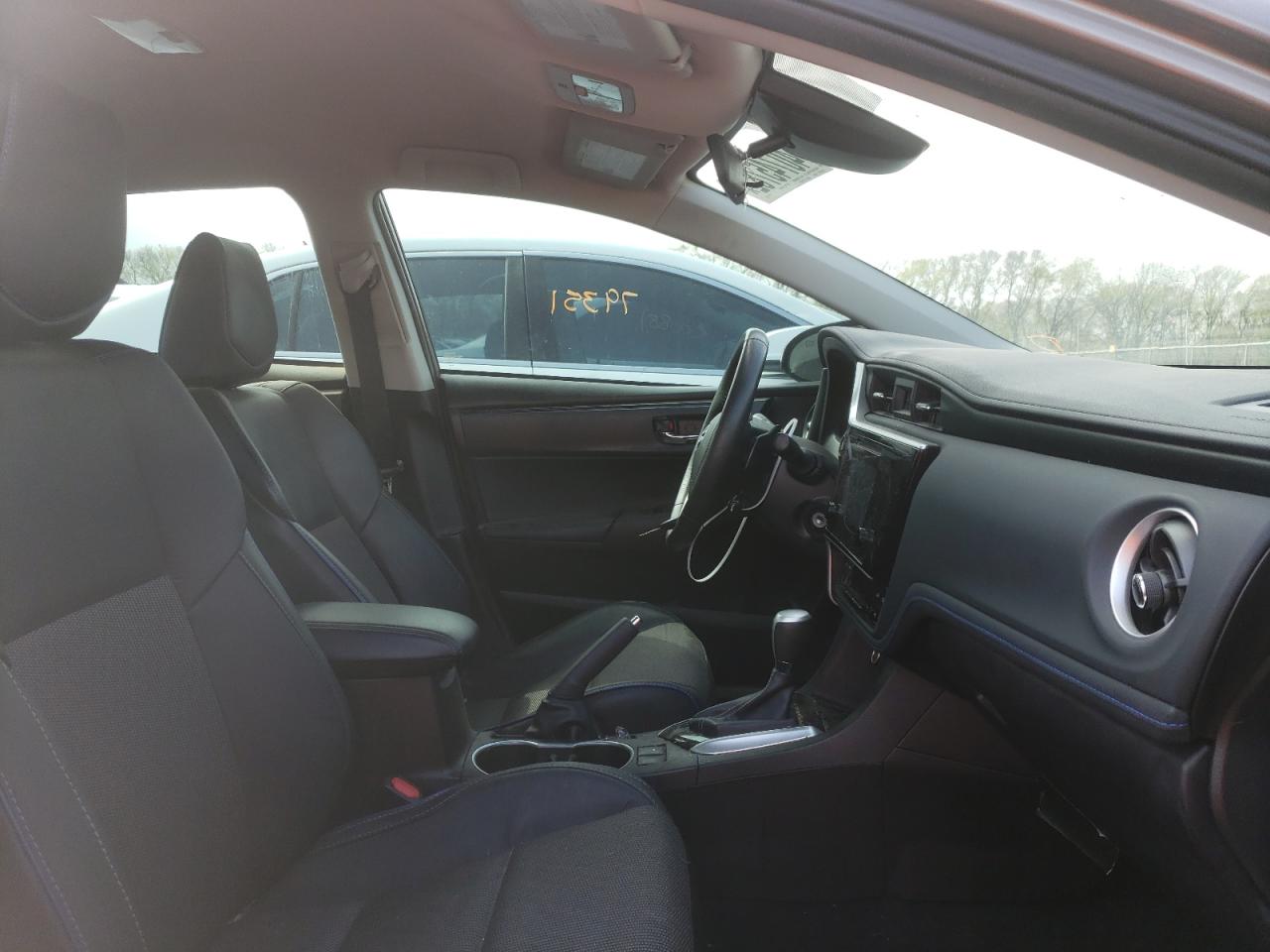 Photo 5 from auction – 2018 TOYOTA COROLLA L with VIN 5YFBURHE4JP741356
