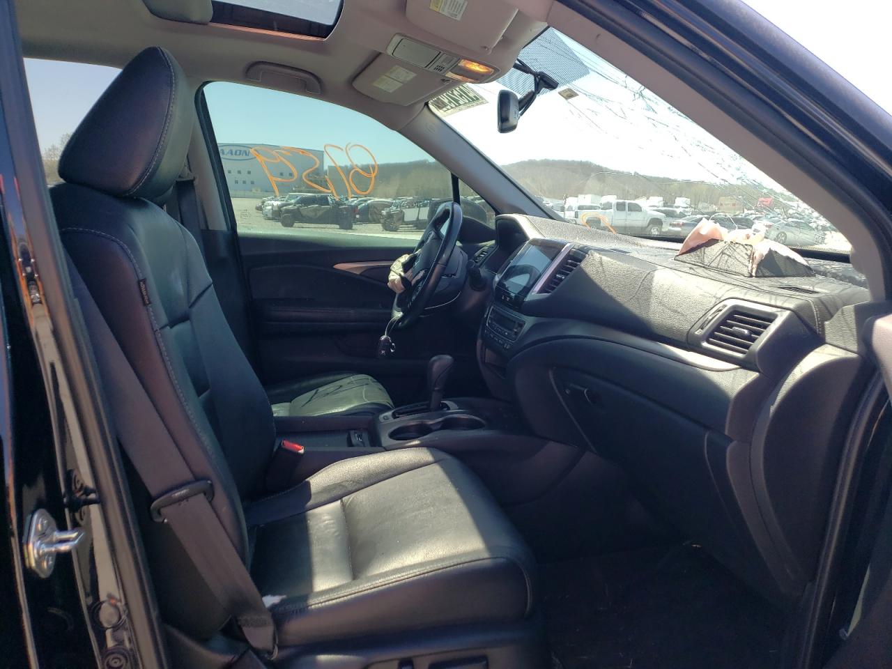 Photo 5 from auction – 2016 HONDA PILOT EXL with VIN 5FNYF6H52GB022937