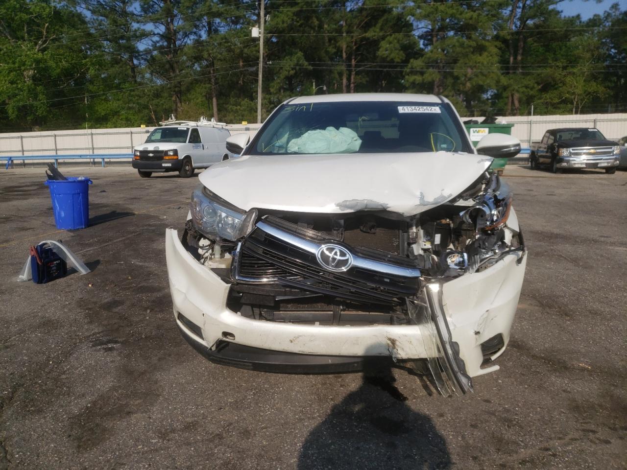 Photo 9 from auction – 2016 TOYOTA HIGHLANDER with VIN 5TDZKRFH8GS163523